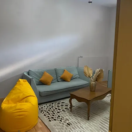 Διαμέρισμα Apartament Shallvaret *